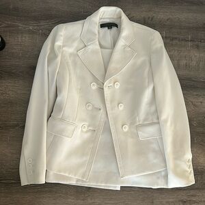 Women’s skirt suit. White, size 4